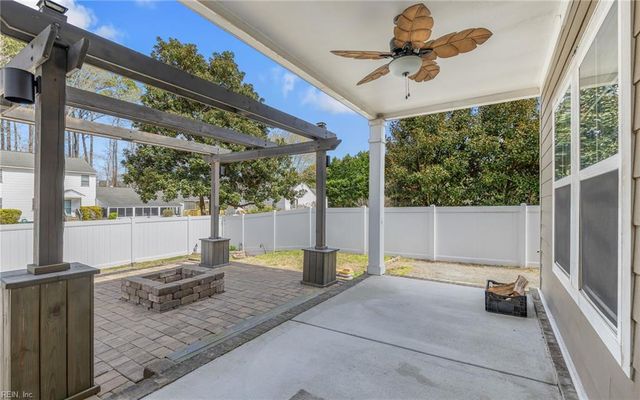 104 Bella DR, Chesapeake, VA 23322