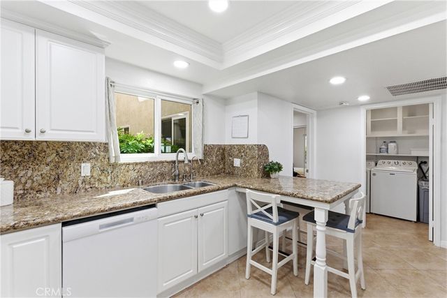 4852 Cabana 104, Huntington Beach, CA 92649