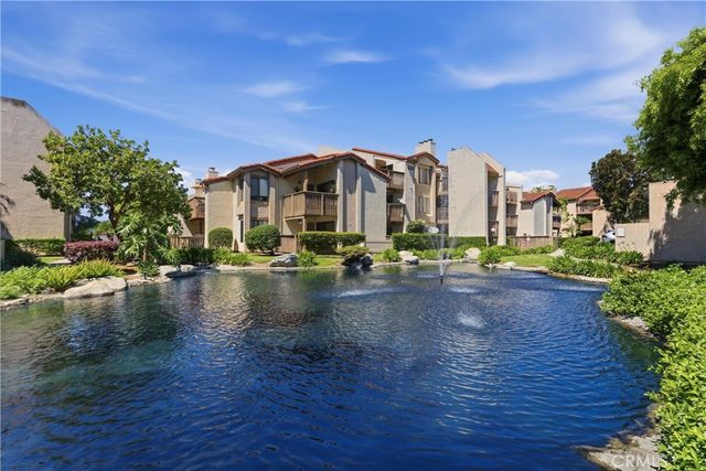 4852 Cabana 104, Huntington Beach, CA 92649