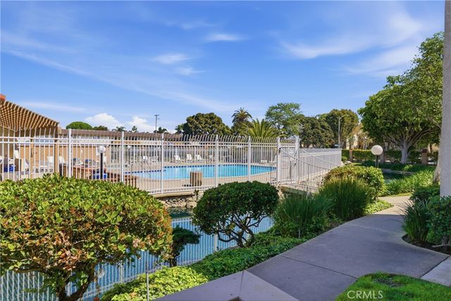 4852 Cabana 104, Huntington Beach, CA 92649