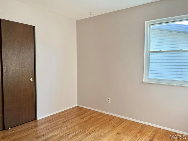 1364 Kingsford Drive, St Louis, MO 63031