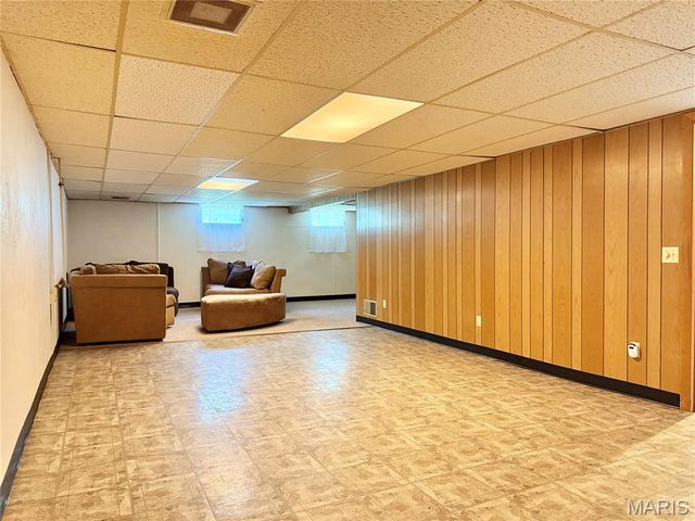 1364 Kingsford Drive, St Louis, MO 63031