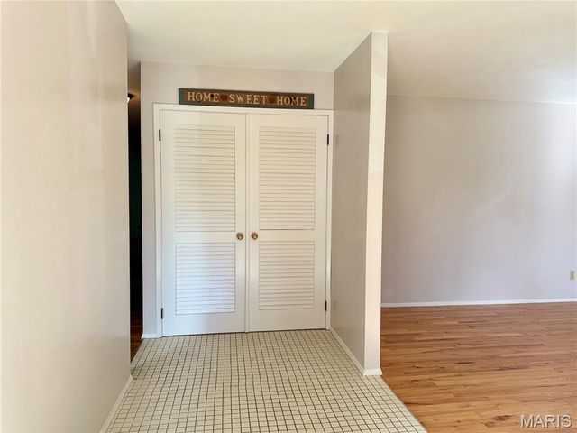 1364 Kingsford Drive, St Louis, MO 63031