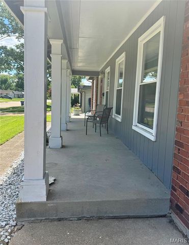 1364 Kingsford Drive, St Louis, MO 63031