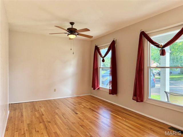 1364 Kingsford Drive, St Louis, MO 63031
