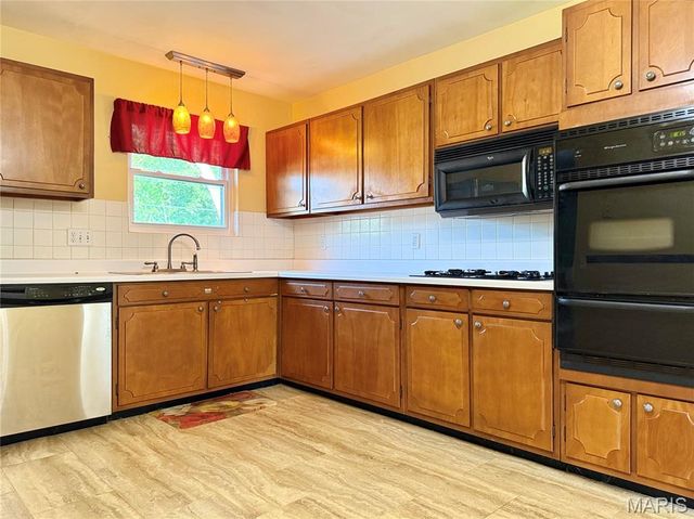 1364 Kingsford Drive, St Louis, MO 63031