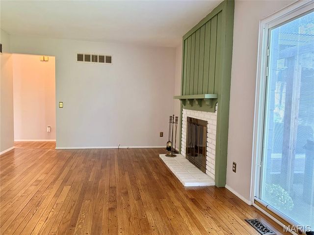 1364 Kingsford Drive, St Louis, MO 63031
