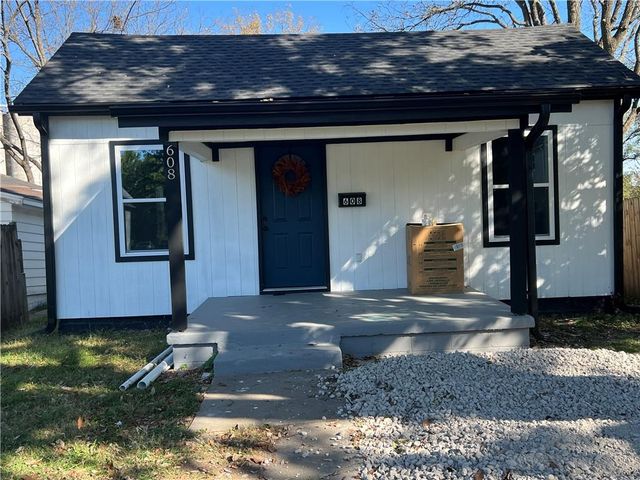 608 W Peoria Street, Paola, KS 66071