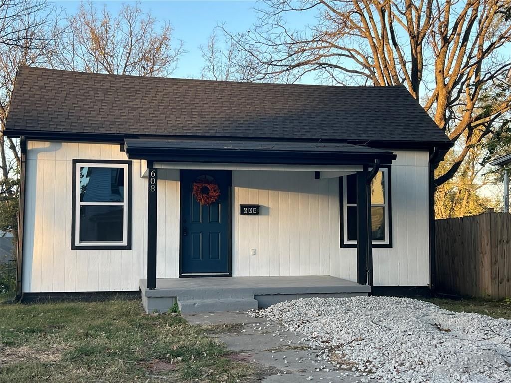 608 W Peoria Street, Paola, KS 66071