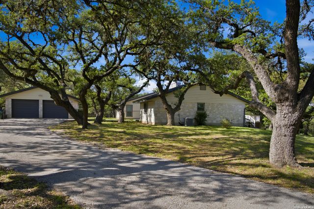 28337 LESLIE PFEIFFER DR, Boerne, TX 78015
