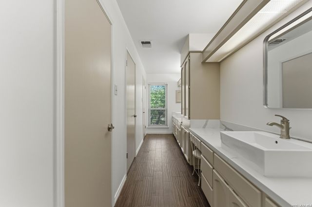 28337 LESLIE PFEIFFER DR, Boerne, TX 78015