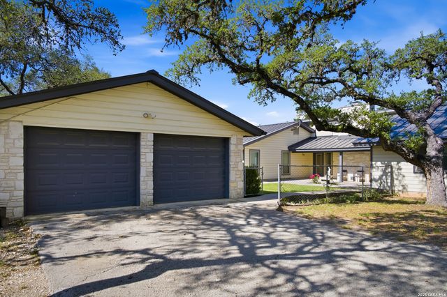 28337 LESLIE PFEIFFER DR, Boerne, TX 78015