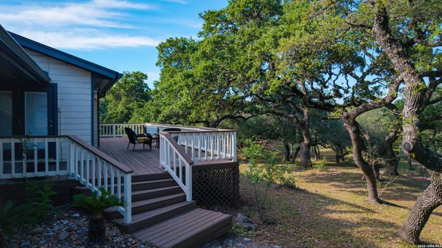 28337 LESLIE PFEIFFER DR, Boerne, TX 78015