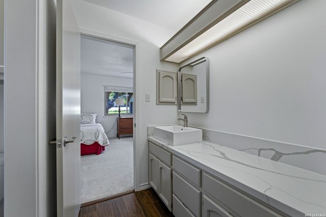 28337 LESLIE PFEIFFER DR, Boerne, TX 78015