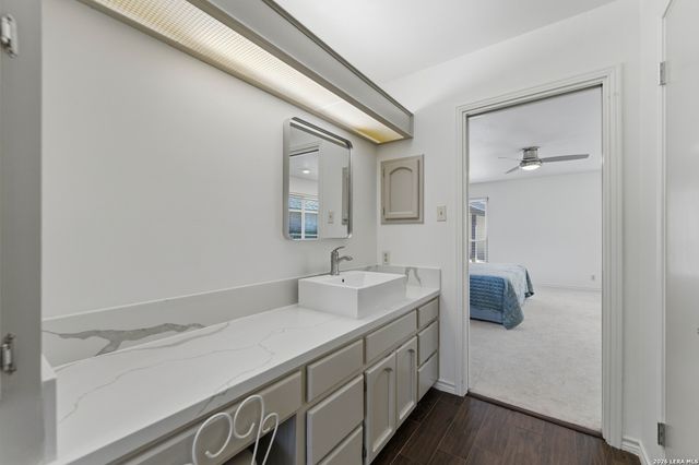 28337 LESLIE PFEIFFER DR, Boerne, TX 78015