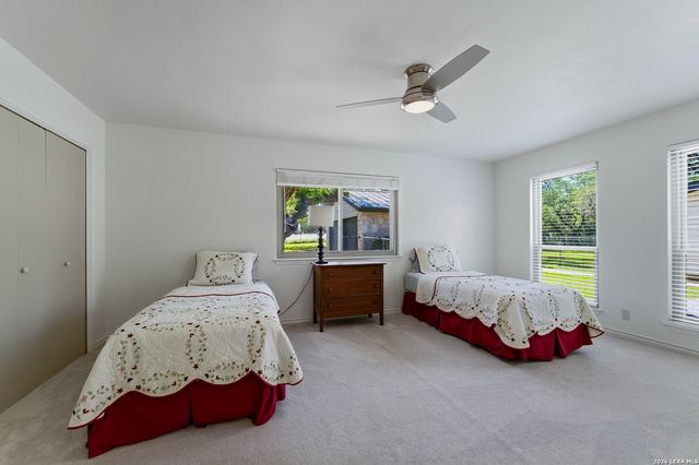 28337 LESLIE PFEIFFER DR, Boerne, TX 78015