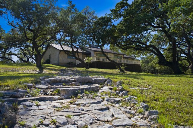 28337 LESLIE PFEIFFER DR, Boerne, TX 78015