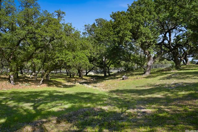 28337 LESLIE PFEIFFER DR, Boerne, TX 78015