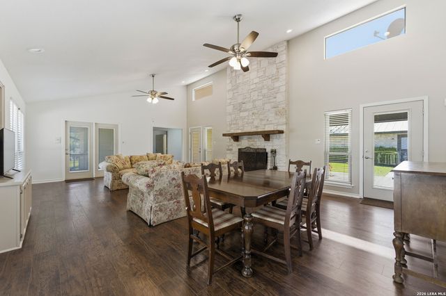 28337 LESLIE PFEIFFER DR, Boerne, TX 78015