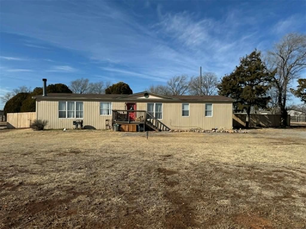 Image 1 of property listing at 809 N Electra Street, Sayre, OK 73662