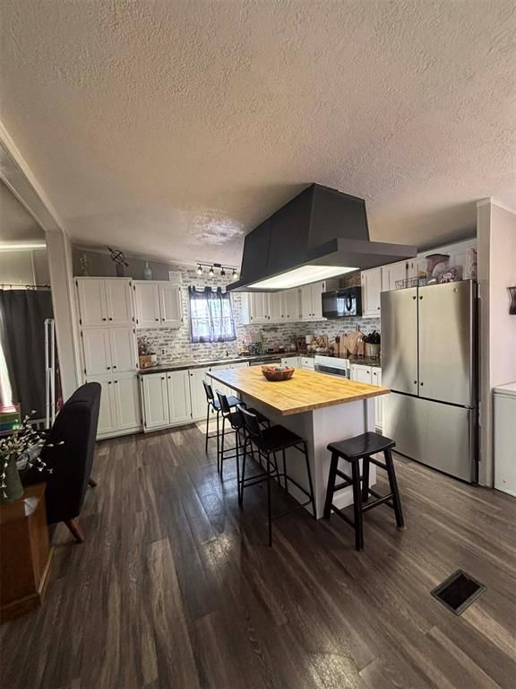 Image 3 of property listing at 809 N Electra Street, Sayre, OK 73662