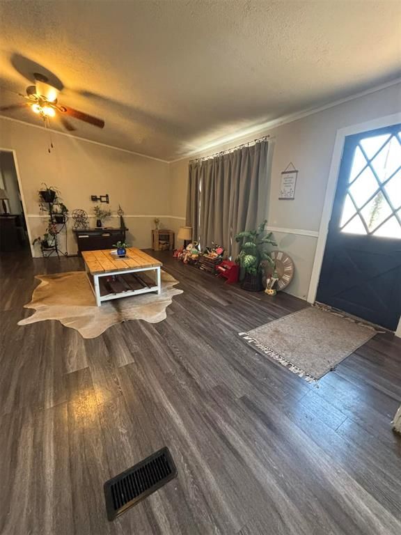 Image 9 of property listing at 809 N Electra Street, Sayre, OK 73662