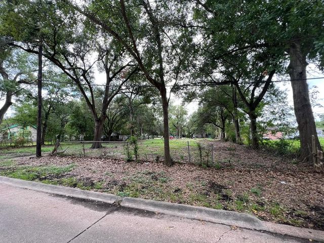 144 W Houston Avenue, Pasadena, TX 77502