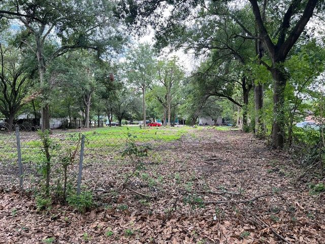 144 W Houston Avenue, Pasadena, TX 77502