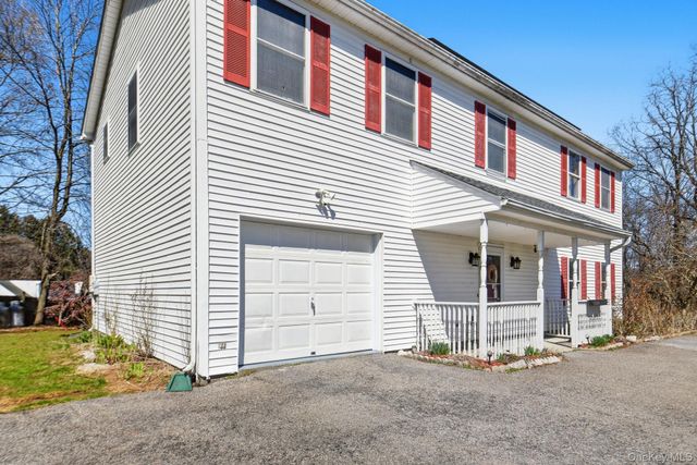 25 Degarmo Road, Poughkeepsie, NY 12603