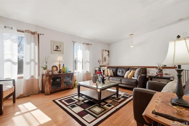 25 Degarmo Road, Poughkeepsie, NY 12603