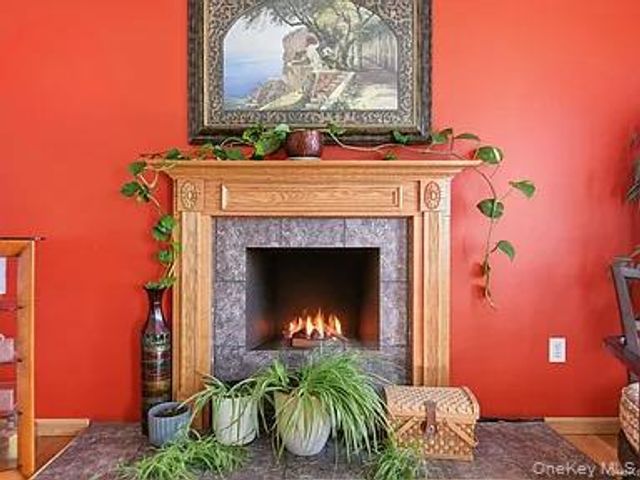 25 Degarmo Road, Poughkeepsie, NY 12603