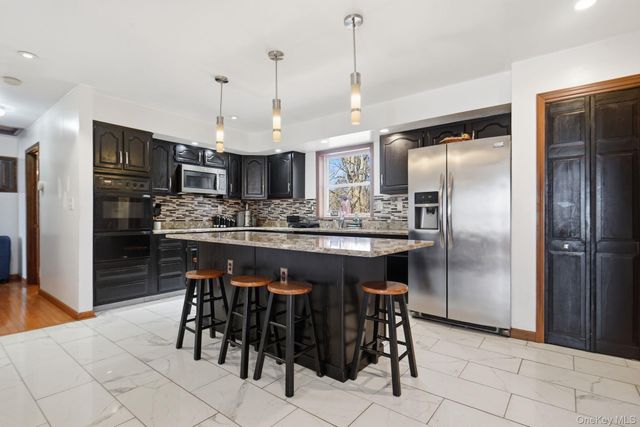 25 Degarmo Road, Poughkeepsie, NY 12603