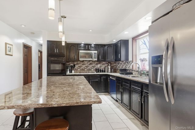 25 Degarmo Road, Poughkeepsie, NY 12603