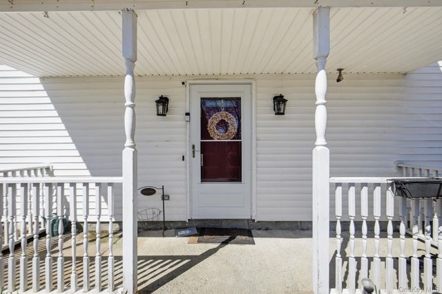 25 Degarmo Road, Poughkeepsie, NY 12603