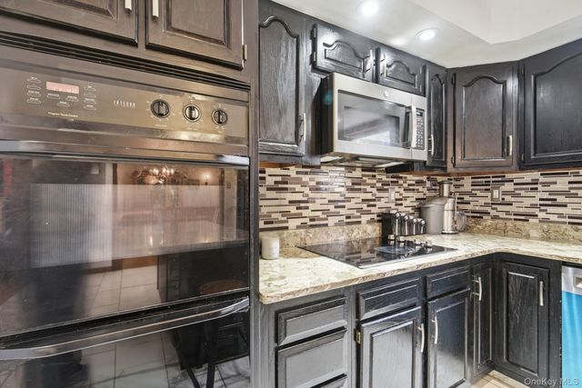 25 Degarmo Road, Poughkeepsie, NY 12603