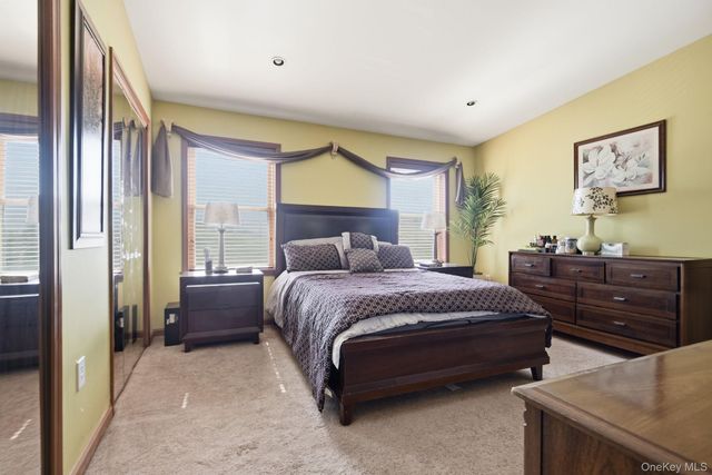 25 Degarmo Road, Poughkeepsie, NY 12603