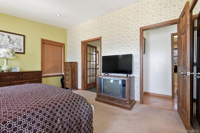 25 Degarmo Road, Poughkeepsie, NY 12603