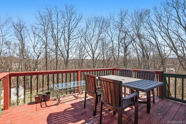 25 Degarmo Road, Poughkeepsie, NY 12603