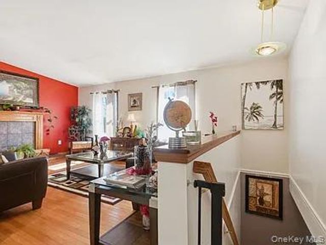 25 Degarmo Road, Poughkeepsie, NY 12603