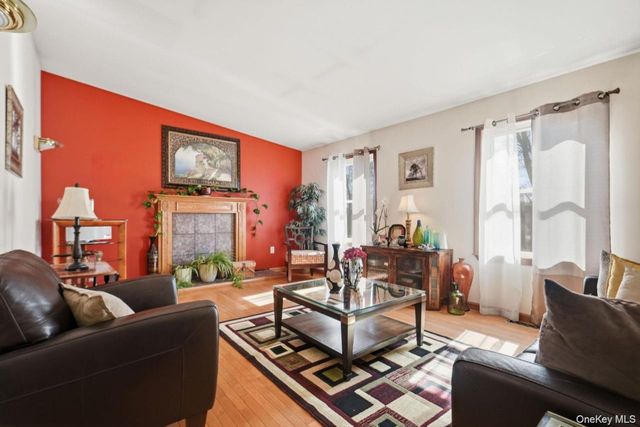 25 Degarmo Road, Poughkeepsie, NY 12603