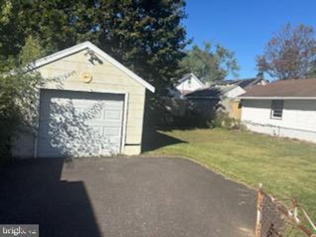 1917 W HIGH ST, Haddon Heights, NJ 08035