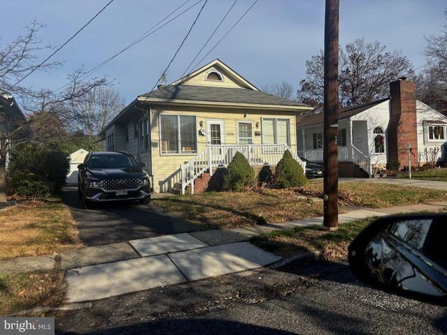 1917 W HIGH ST, Haddon Heights, NJ 08035