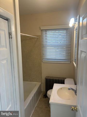 1917 W HIGH ST, Haddon Heights, NJ 08035