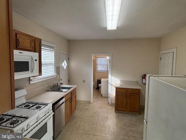 1917 W HIGH ST, Haddon Heights, NJ 08035