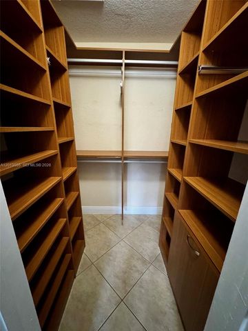 1460 NE 18th St 213, Fort Lauderdale, FL 33305