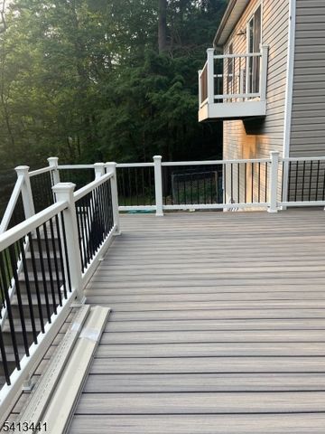 87 Fairlawn Dr, West Milford Twp., NJ 07421