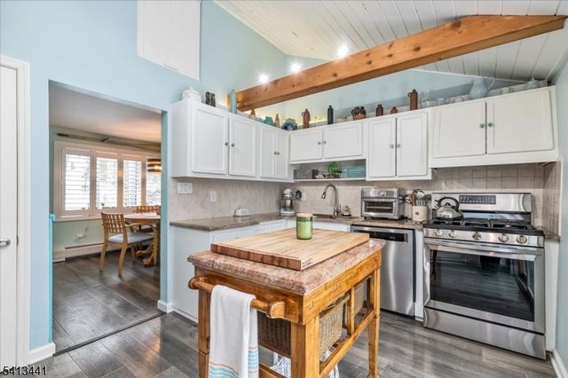 87 Fairlawn Dr, West Milford Twp., NJ 07421