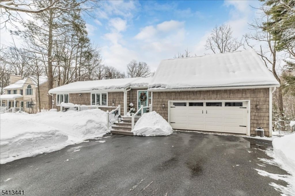 87 Fairlawn Dr, West Milford Twp., NJ 07421