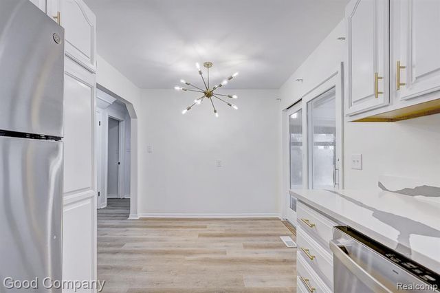 25855 Mackinac Street, Roseville, MI 48066