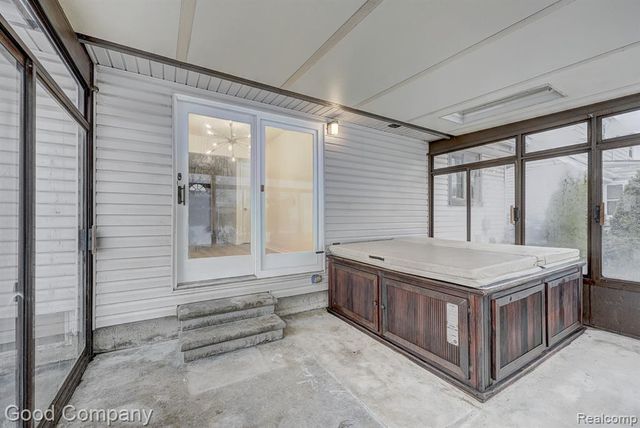 25855 Mackinac Street, Roseville, MI 48066